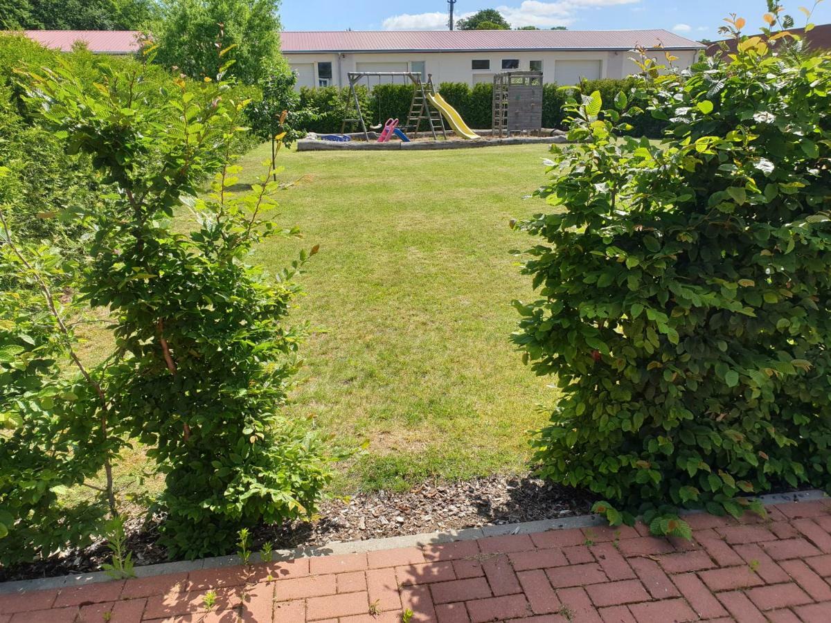 Ferienwohnung Ruegen In Samtens Екстериор снимка